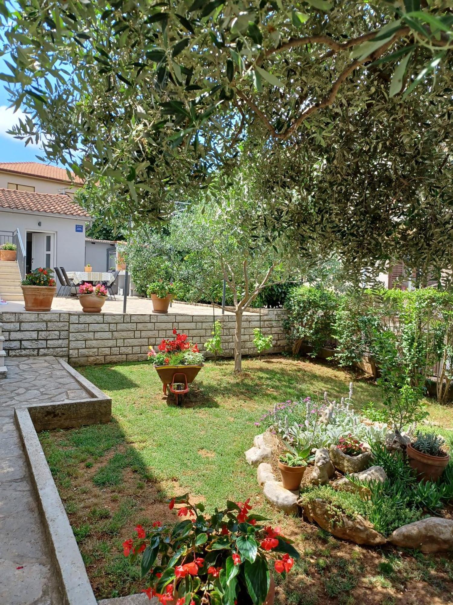 פולה Holiday Home Dorina מראה חיצוני תמונה